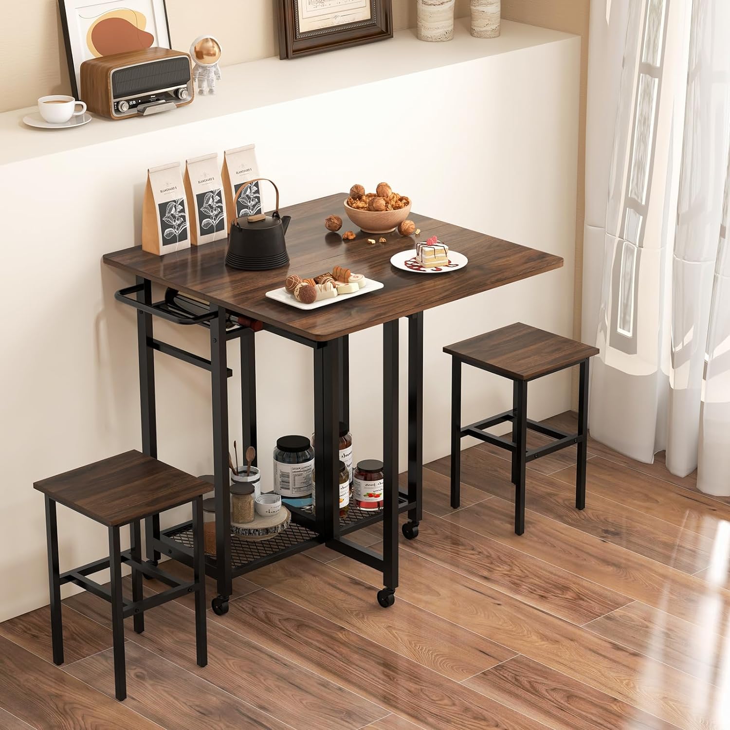 |Kiva|Simple + Cozy workspace – Friendly & inviting